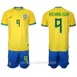 Brasil Richarlison 9 Hjemmedrakt Barn VM 2022 - med Bukse Brasil Richarlison 9 Hjemmedrakt Barn VM 2022 - med Bukse