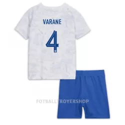 Frankrike Raphael Varane 4 Bortedrakt Barn VM 2022 - med Bukse Frankrike Raphael Varane 4 Bortedrakt Barn VM 2022 - med Bukse