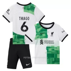 Liverpool Thiago 6 Bortedrakt Barn 2023/2024 - med Bukse Liverpool Thiago 6 Bortedrakt Barn 2023/2024 - med Bukse