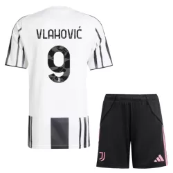 Juventus Vlahovic 9 Hjemmedrakt Barn 2025-26 - med Bukse Juventus Vlahovic 9 Hjemmedrakt Barn 2025-26 - med Bukse