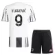 Juventus Vlahovic 9 Hjemmedrakt Barn 2025-26 - med Bukse Juventus Vlahovic 9 Hjemmedrakt Barn 2025-26 - med Bukse