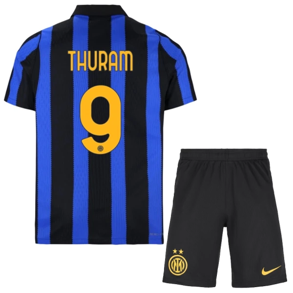 Inter Milan Thuram 9 Hjemmedrakt Barn 2026-27 - med Bukse Inter Milan Thuram 9 Hjemmedrakt Barn 2026-27 - med Bukse