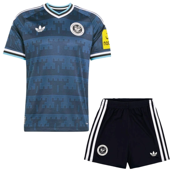 Newcastle United Bortedrakt Barn 2026-27 - med Bukse Newcastle United Bortedrakt Barn 2026-27 - med Bukse