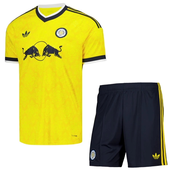 Leeds United Bortedrakt Barn 2026-27 - med Bukse Leeds United Bortedrakt Barn 2026-27 - med Bukse