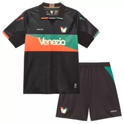 Venezia Hjemmedrakt Barn 2026-27 - med Bukse Venezia Hjemmedrakt Barn 2026-27 - med Bukse