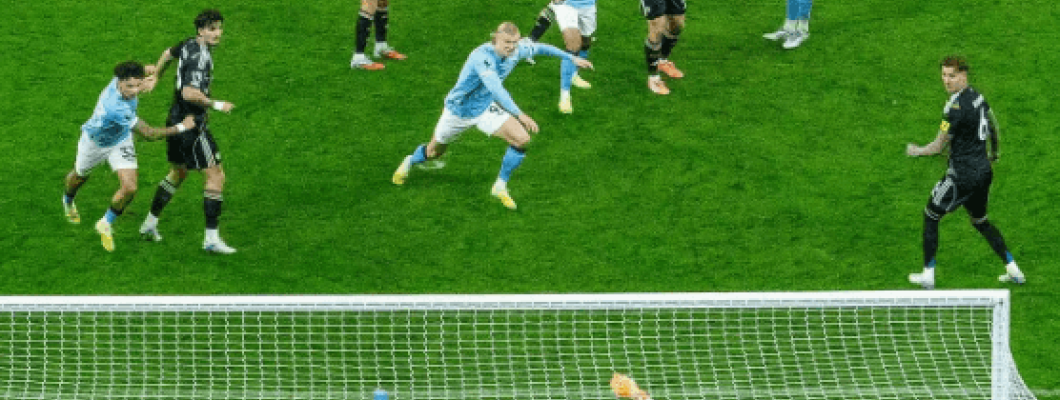 Manchester Citys formidable angrepskraft kunne ikke skjule deres defensive svakheter