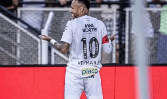 Neymar kom tilbake til Santos og strålte, 1 mål og 2 assists hjalp laget til å vinne