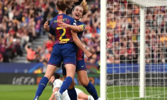 Barcelonas kvinnelag i fotball demonstrerer absolutt dominans i El Clásico
